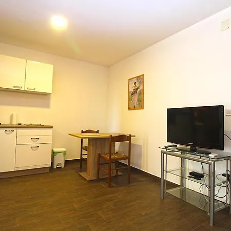 Apartment Branka 2248 *